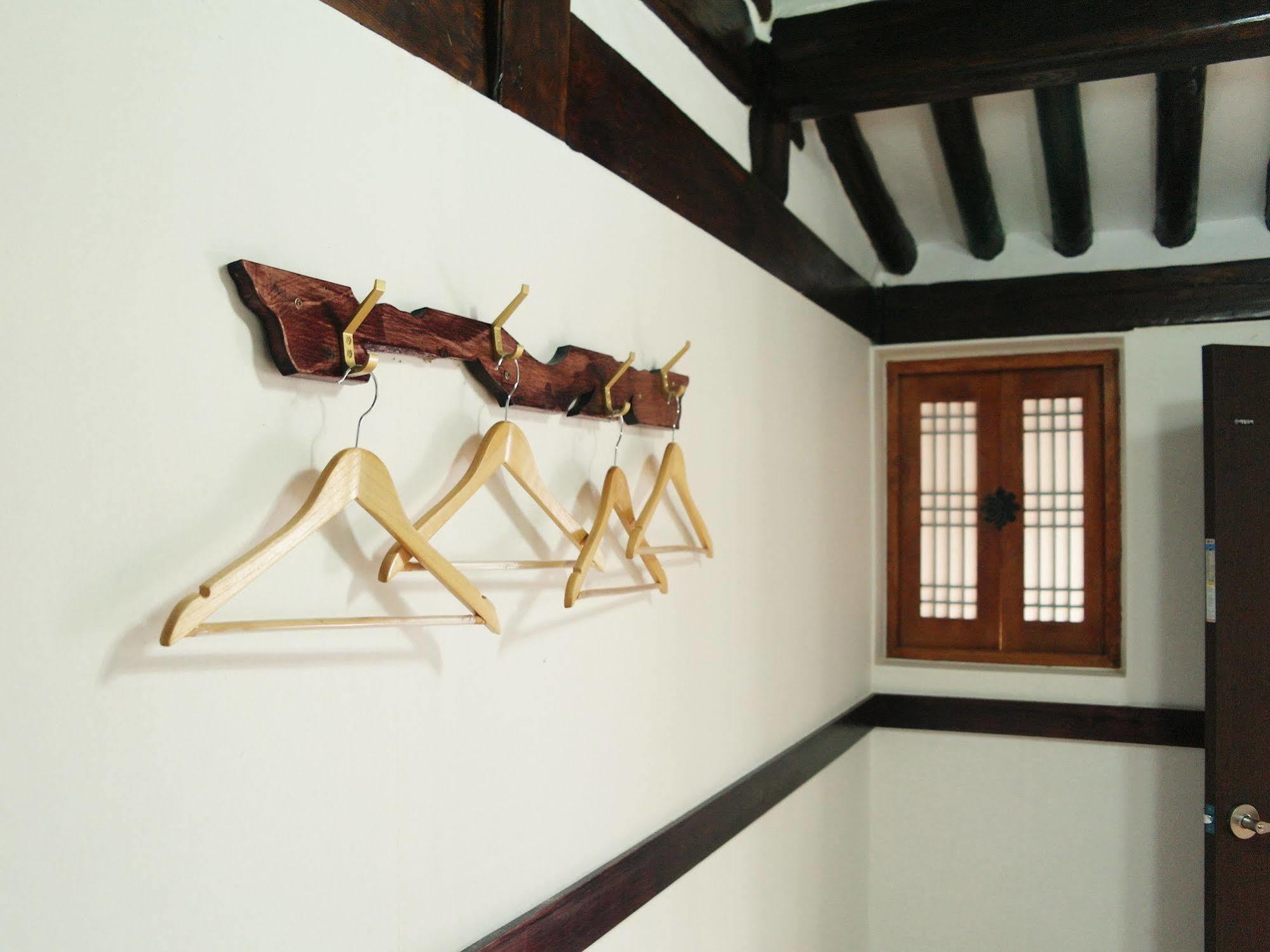 Guest house Bibimbap Hanok Insadong 2*
